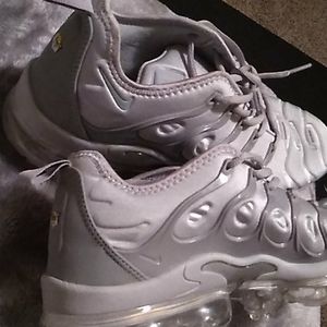 Nike air vapor max plus never worn size 13